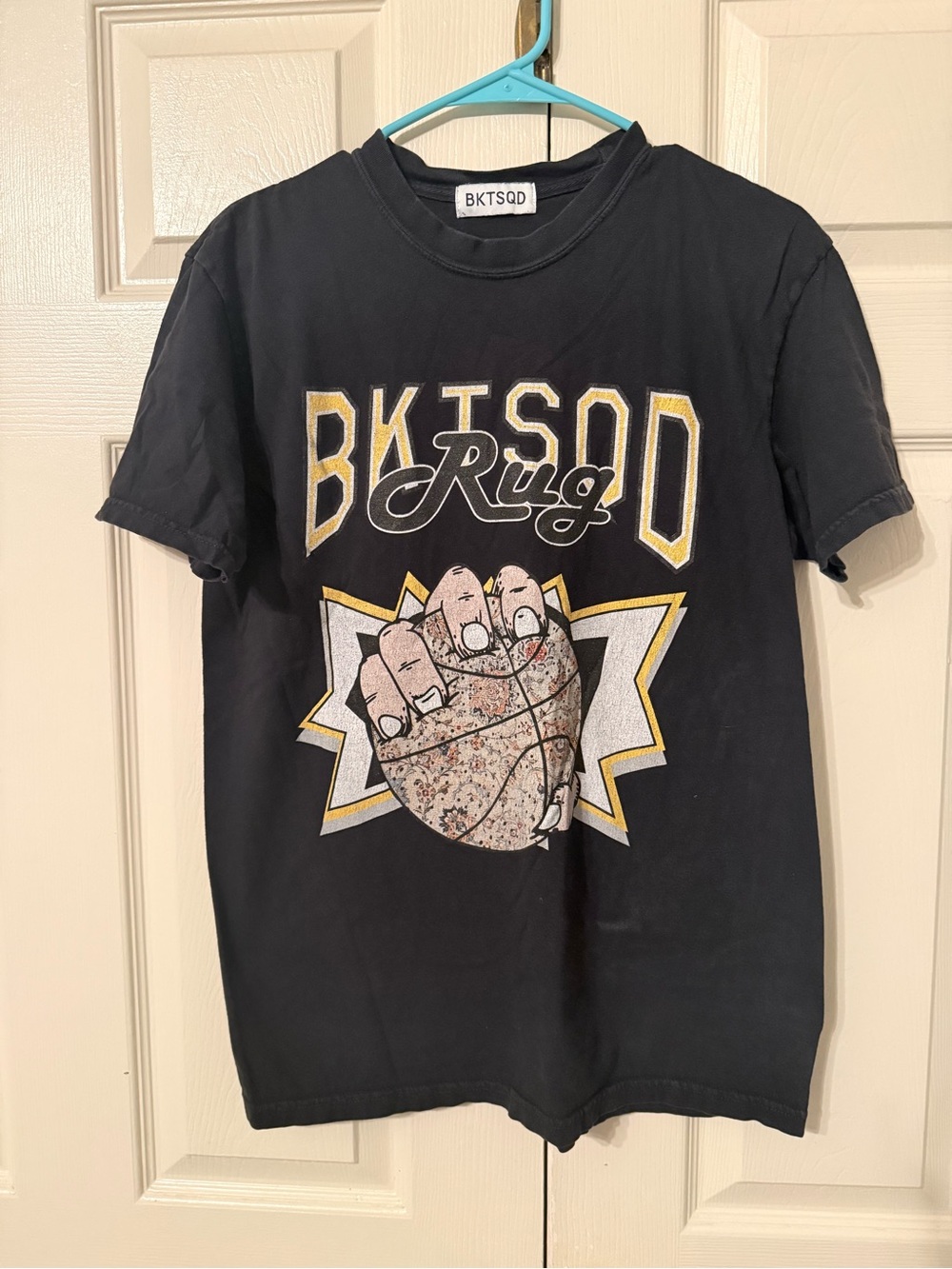 Men's Black Graphic Basketball Short Sleeve Tee